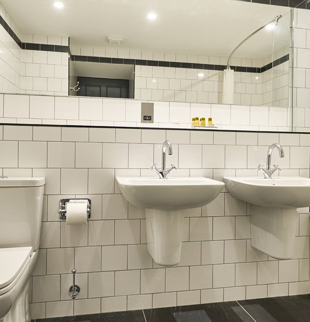 Feature Bathroom for 3