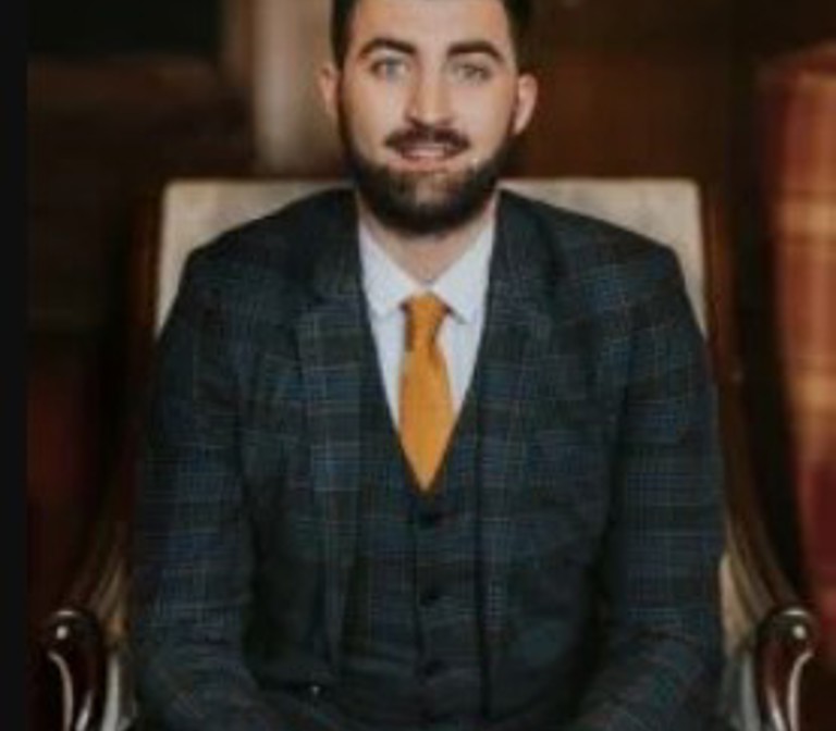 Elliot Bibby Magician Elliot Bibby Magician